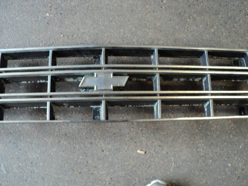 lot 47 image: chevy grill...