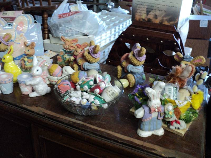 lot 62 image: box of bunny figurines...