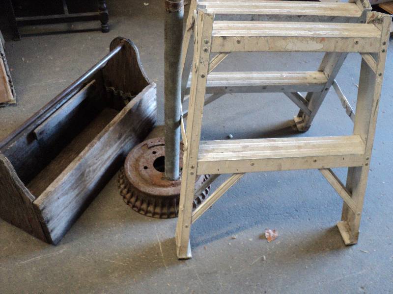 lot 72 image: wood tool box, step ladder, and met...