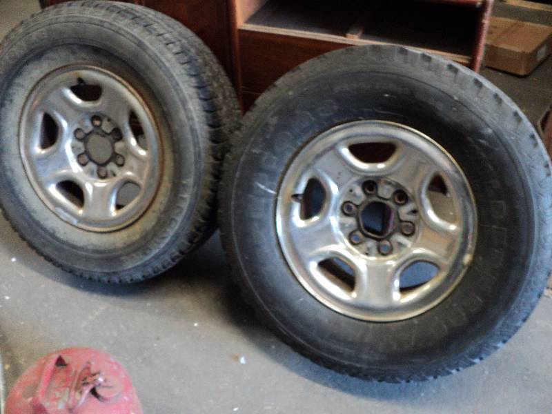 lot 73 image: 2 tires...