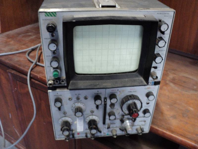 lot 76 image: mystery piece of equipment, see pic...
