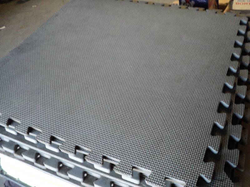 lot 81 image: 8 2ft sq. interlocking mats...