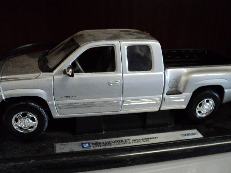 lot 86 image: Model 1999 chevrolet silverado truck...