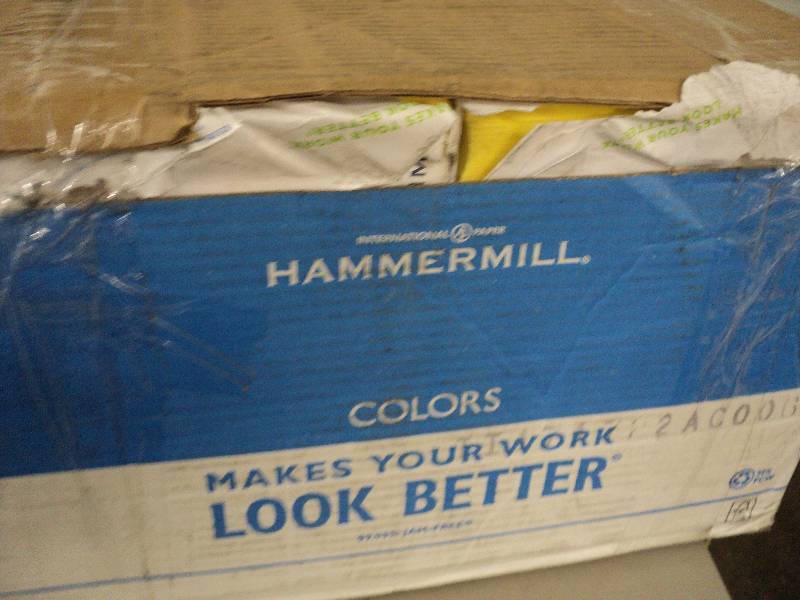 lot 119 image: Hammermill box of 8.5x11 colored pa...