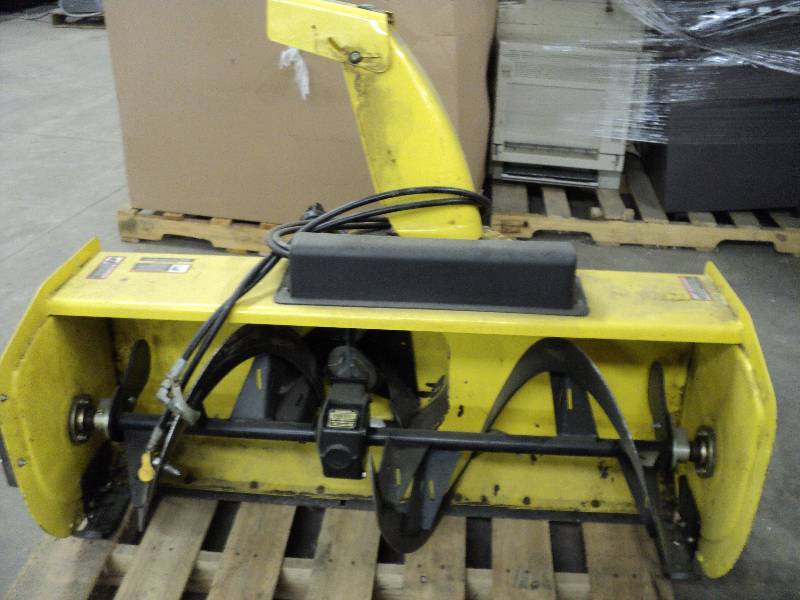 lot 1 image: John Deere 47 quick hitch snowblowe...