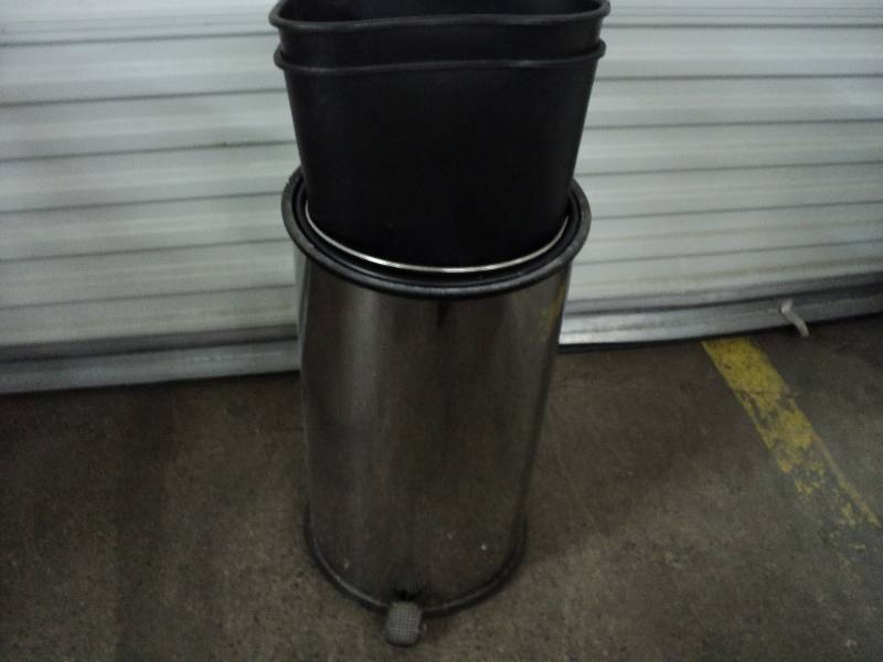 lot 136 image: 3 waste baskets...