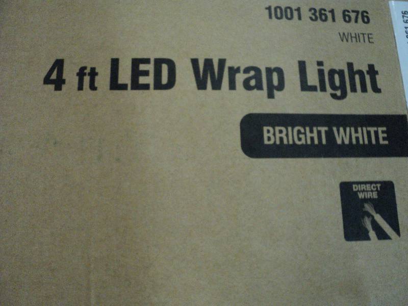 lot 139 image: 4 4ft wrap LED lights, 3 have lense...