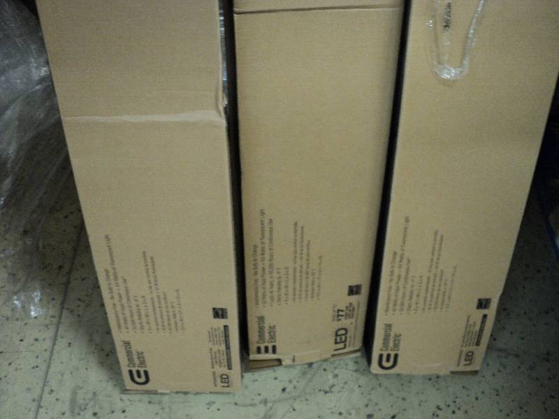lot 156 image: 3 4ft LED wrap lights...