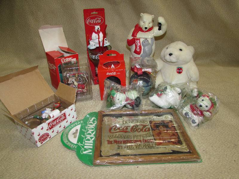 lot 126 image: COCA-COLA COLLECTIBLES, HOLIDAY ORNAMENTS