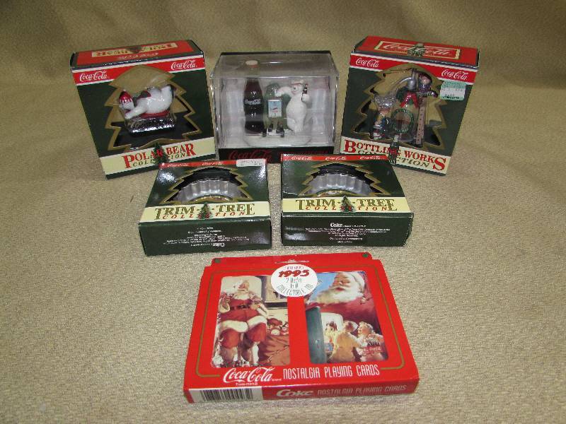 lot 131 image: COCA-COLA COLLECTIBLES, HOLIDAY ORNAMENTS