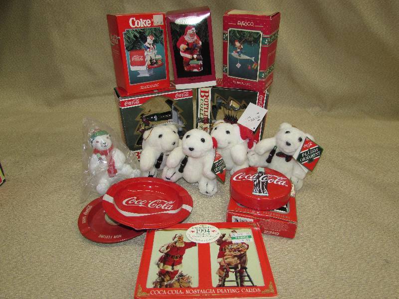 lot 132 image: COCA-COLA COLLECTIBLES, HOLIDAY ORNAMENTS