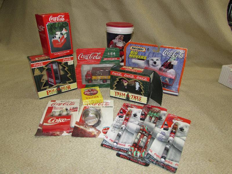 lot 133 image: COCA-COLA COLLECTIBLES, HOLIDAY ORNAMENTS