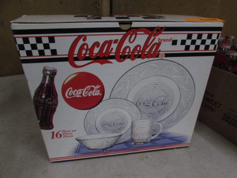 lot 136 image: COCA-COLA GLASS DISH SET, 16PC, APPEARS TO BE NEW IN BOX