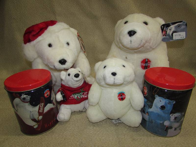 lot 151 image: COCA-COLA POLAR BEARS AND TWO TINS WITH SMALL ORNAMENTS