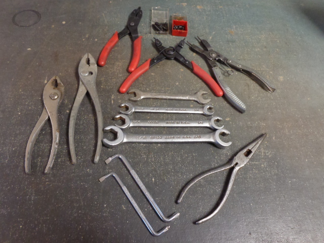 lot 22 image: Tools, Line Wrenches, Snap ring pliers and Others