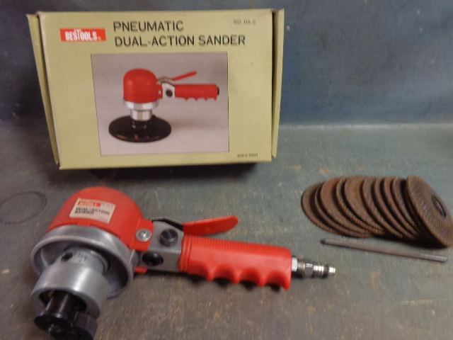 lot 29 image: Sander and Sanding Discs