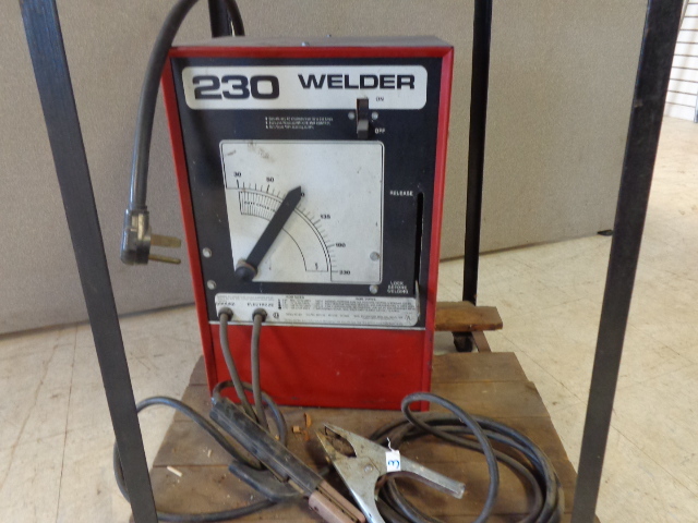 lot 3 image: Century 230 Welder