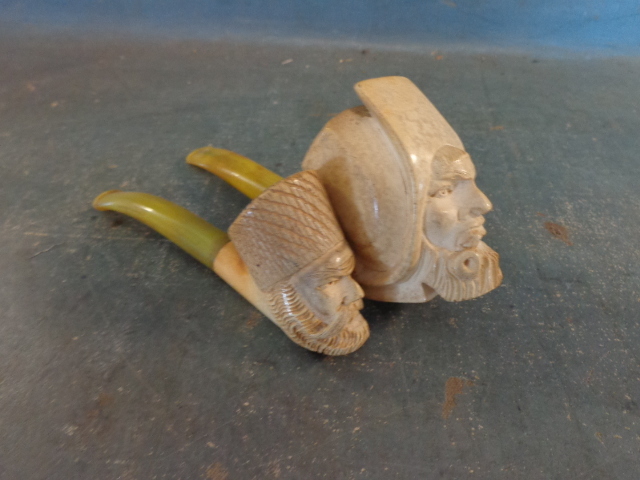 lot 90 image: Tobacco Pipes