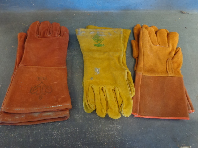 lot 96 image: Welding Gloves