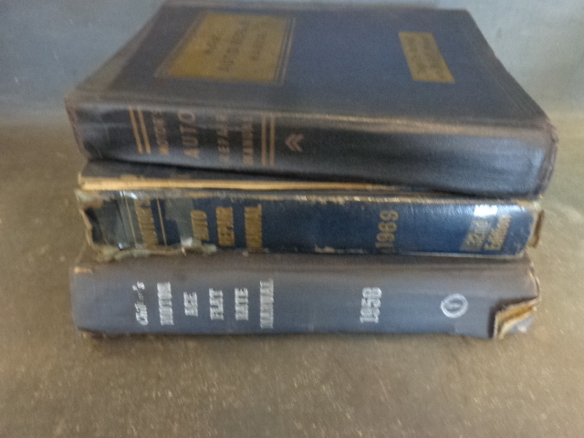 lot 101 image: Vintage Auto Repair Manuals