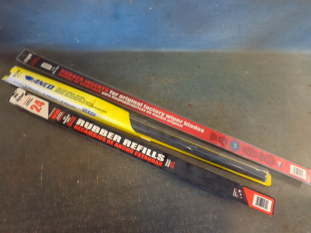 lot 116 image: Windshield Wiper Refills