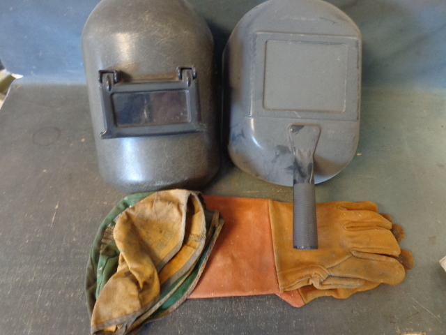 lot 137 image: Welding Masks and Gloves