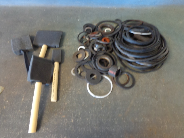 lot 143 image: Rubber O-Rings and Foam Brushes