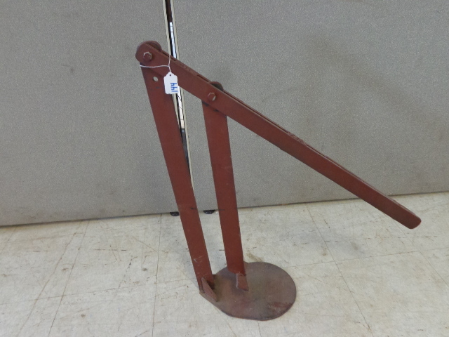 lot 144 image: Tire Bead Breaker