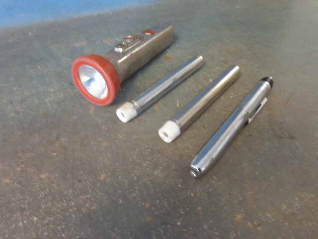 lot 148 image: Vintage Flash Lights