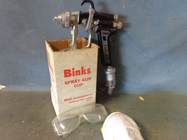 lot 152 image: Paint Sprayer, Safety Glasses and Mask