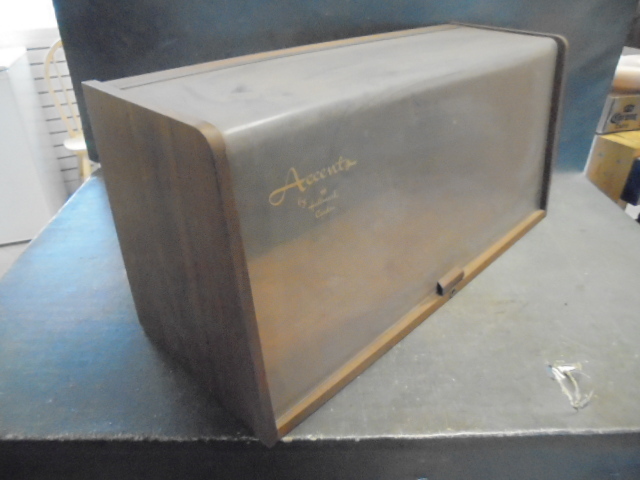 lot 78 image: Display Case