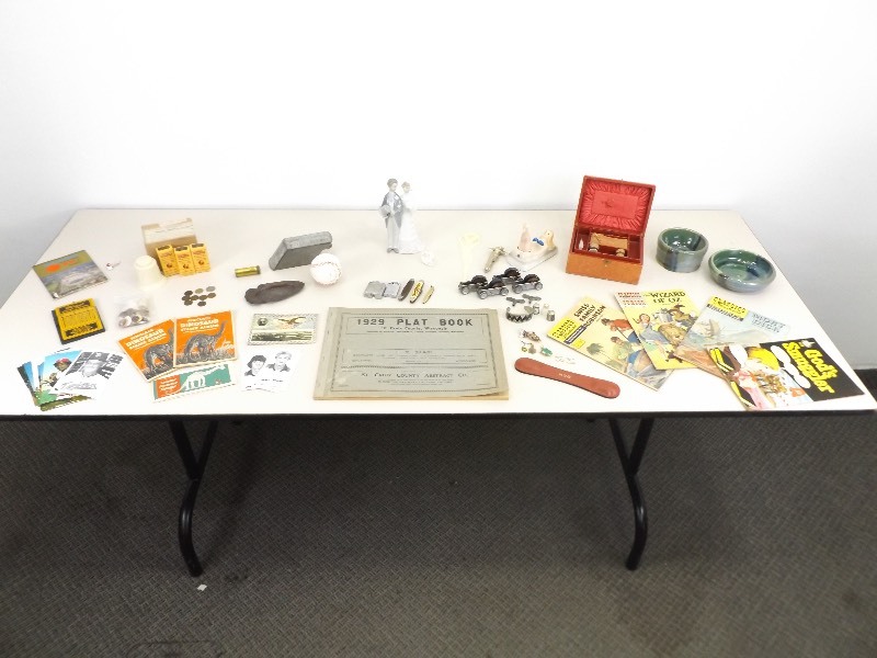 Lot of Misc. Collectibles, Lladro, Pocket Knives, Swarovski, etc.