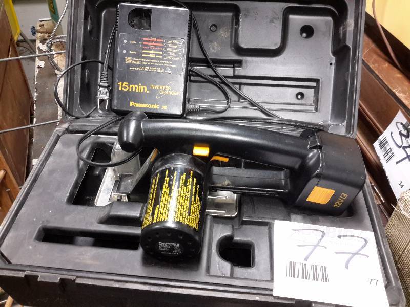 lot 77 image: Panasonic Cordless Metal Cutter.. EYH35502, Plus 15 min inverter charger..