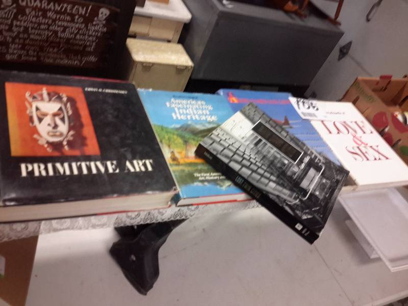 lot 106 image: Nice coffee table books