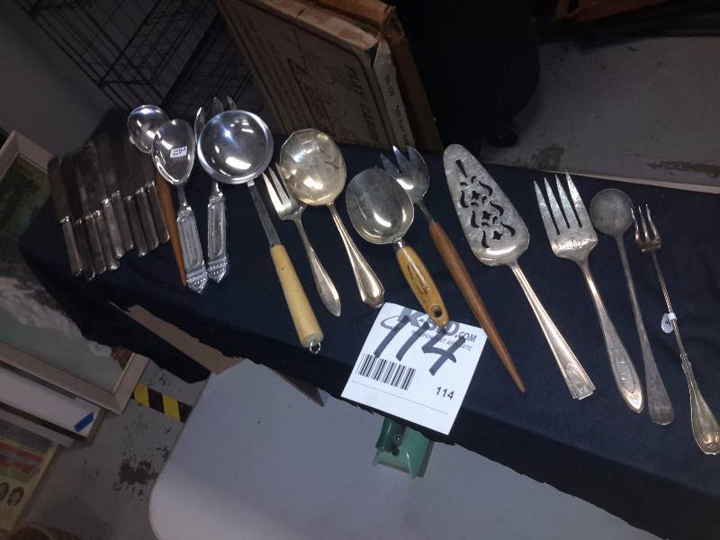 lot 114 image: Misc. Silver plate and wood handled serving tools