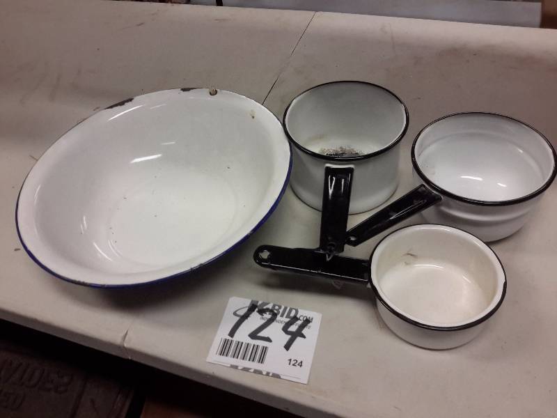 lot 124 image: Enamel bowl. Enamel Double boiler and 1 other pan