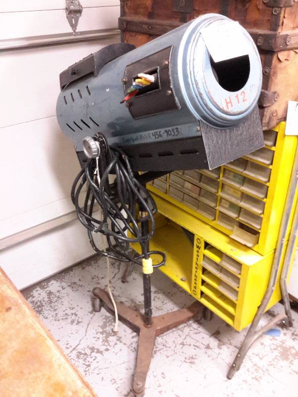 lot 15 image: Altspot, theater spotlight.
