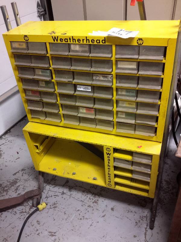lot 17 image: Metal and plastic drawer mechanics parts bin