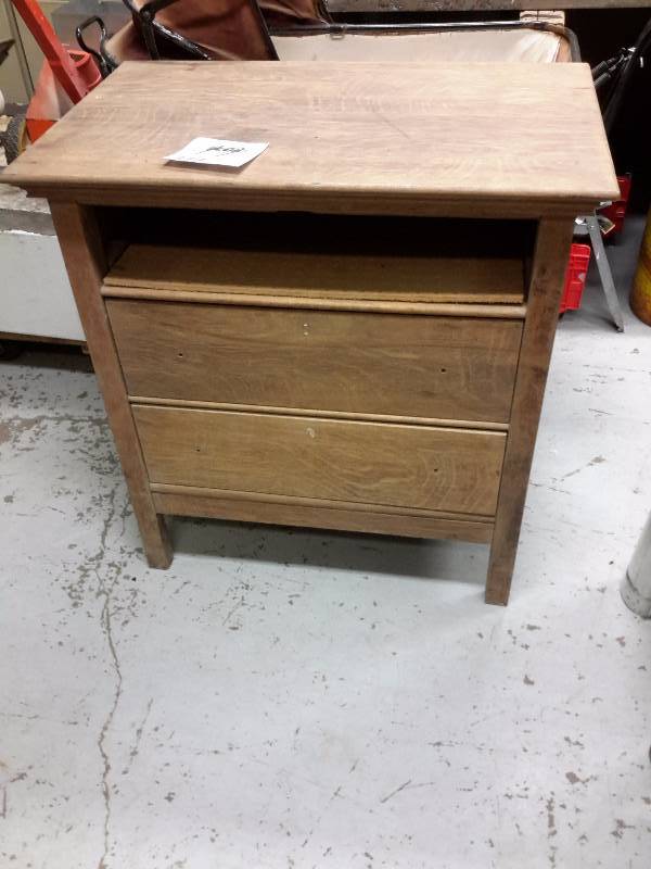 lot 19 image: Oak commode stand..