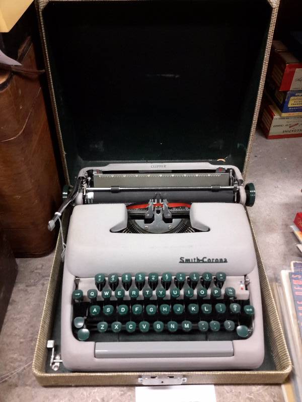 lot 43 image: Smith corona portable typewriter