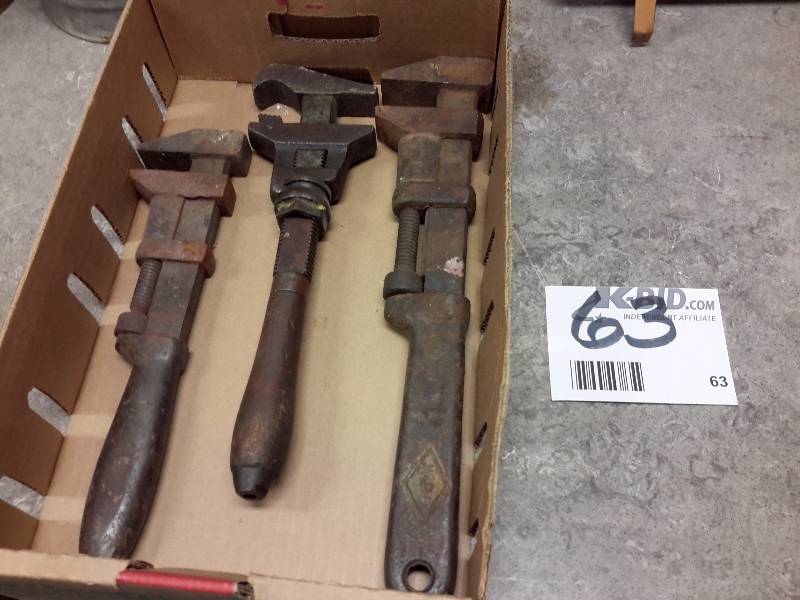 lot 63 image: 3 adjustable Monkey wrenches