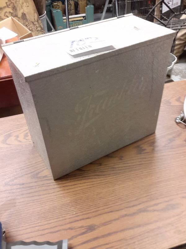 lot 102 image: Aluminum milk cooler