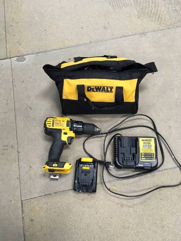 lot 48 image: DeWalt DCD780 12 Cordless Drill Driver in working conditions