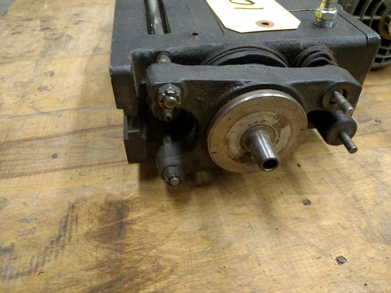 lot 10 image: Bellows-Locke Drill Head, Model B10...