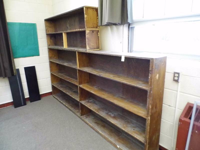 lot 29 image: Large Bookcase
