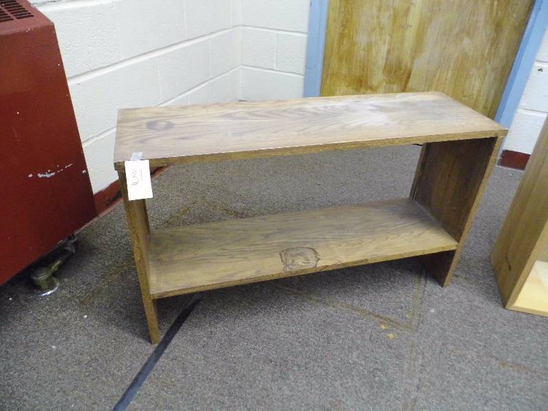 lot 31 image: Shelf
