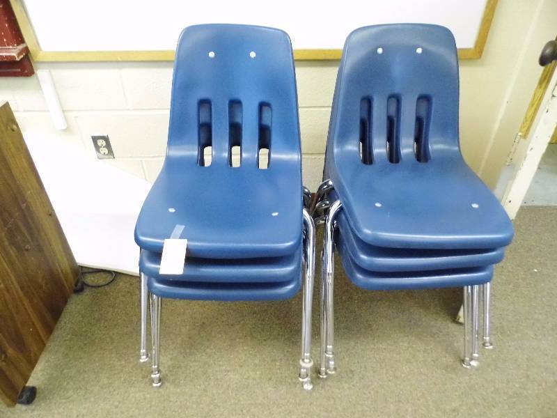 lot 37 image: Lot of 6 Chairs
