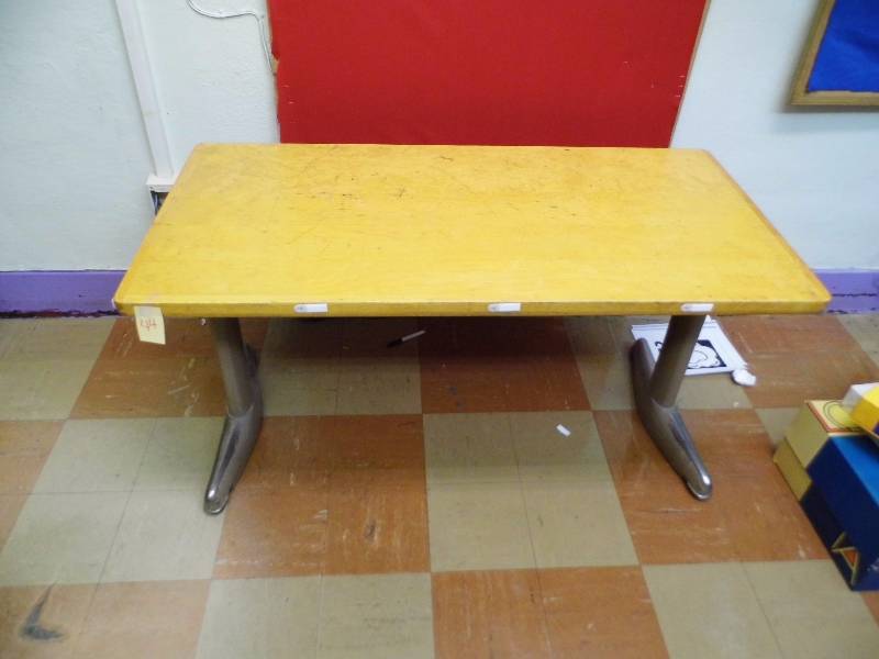 lot 44 image: Table