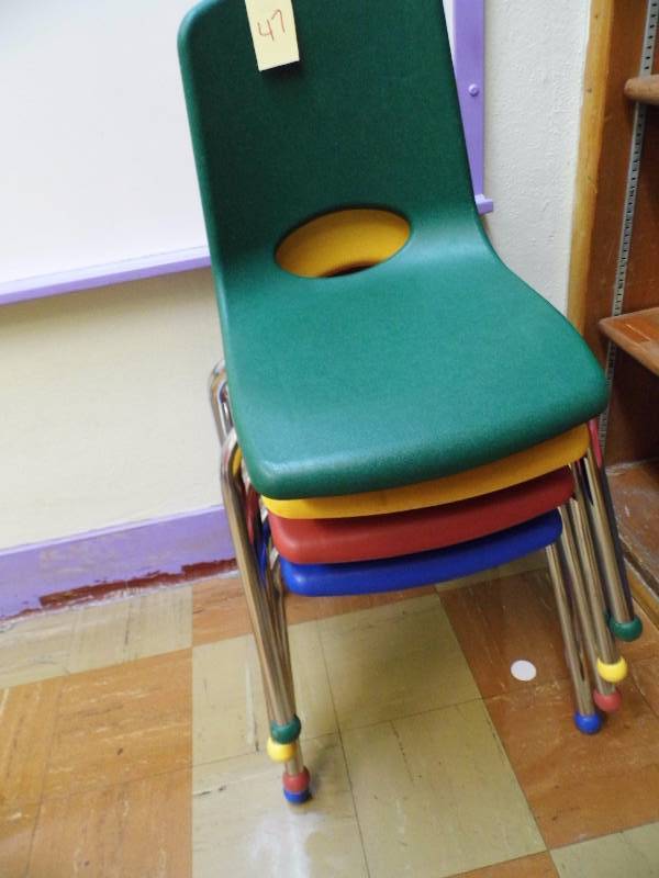 lot 47 image: Lot of 4 Chairs