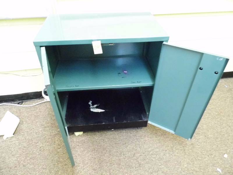 lot 64 image: Metal Cabinet